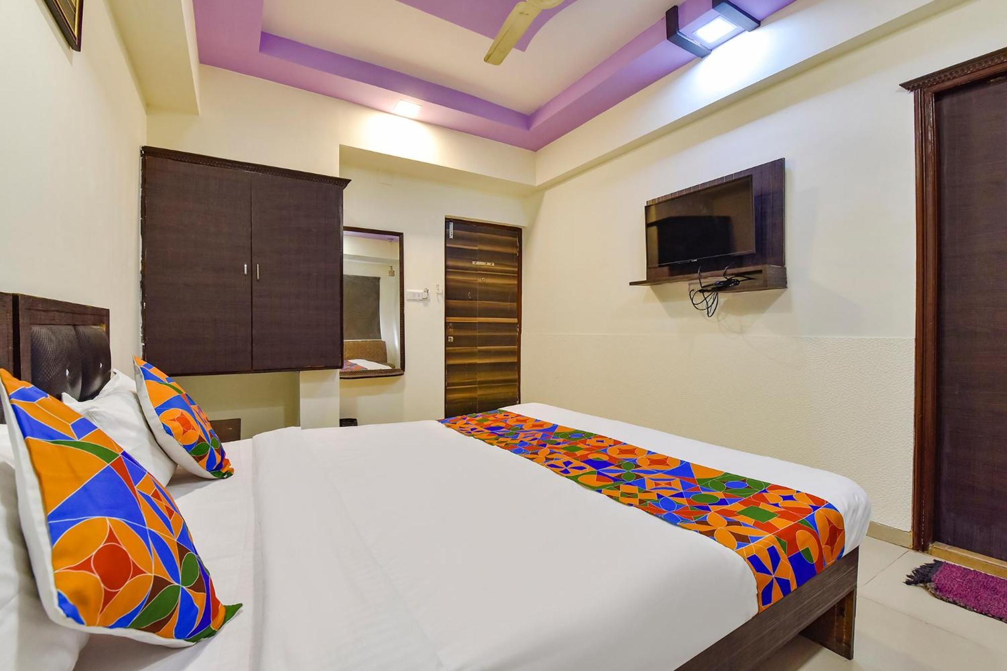 Fabhotel Crystal Inn II - Paldi Char Rasta Αχμπανταμπάντ Εξωτερικό φωτογραφία
